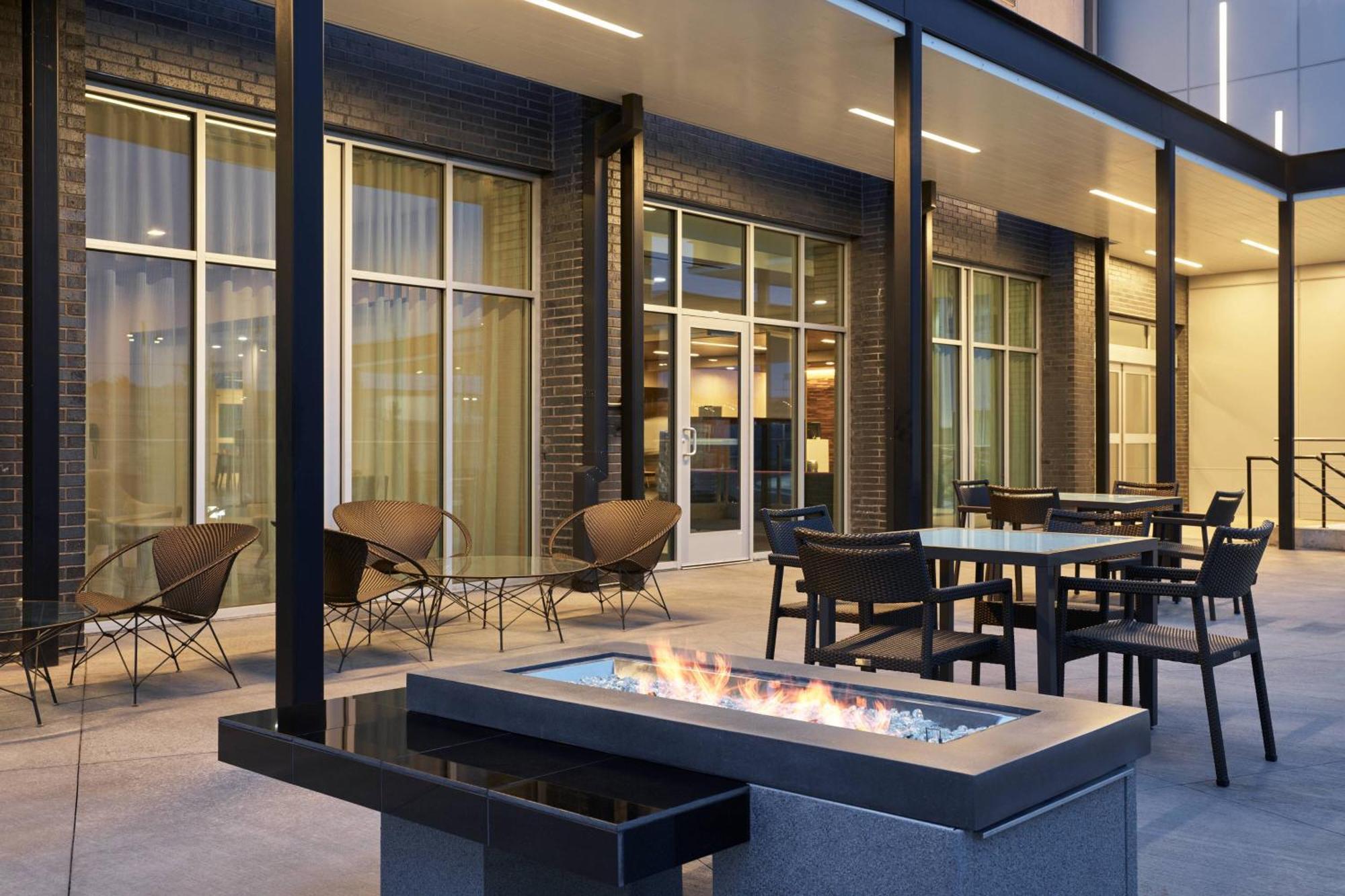 Courtyard Denver Aurora Exterior photo