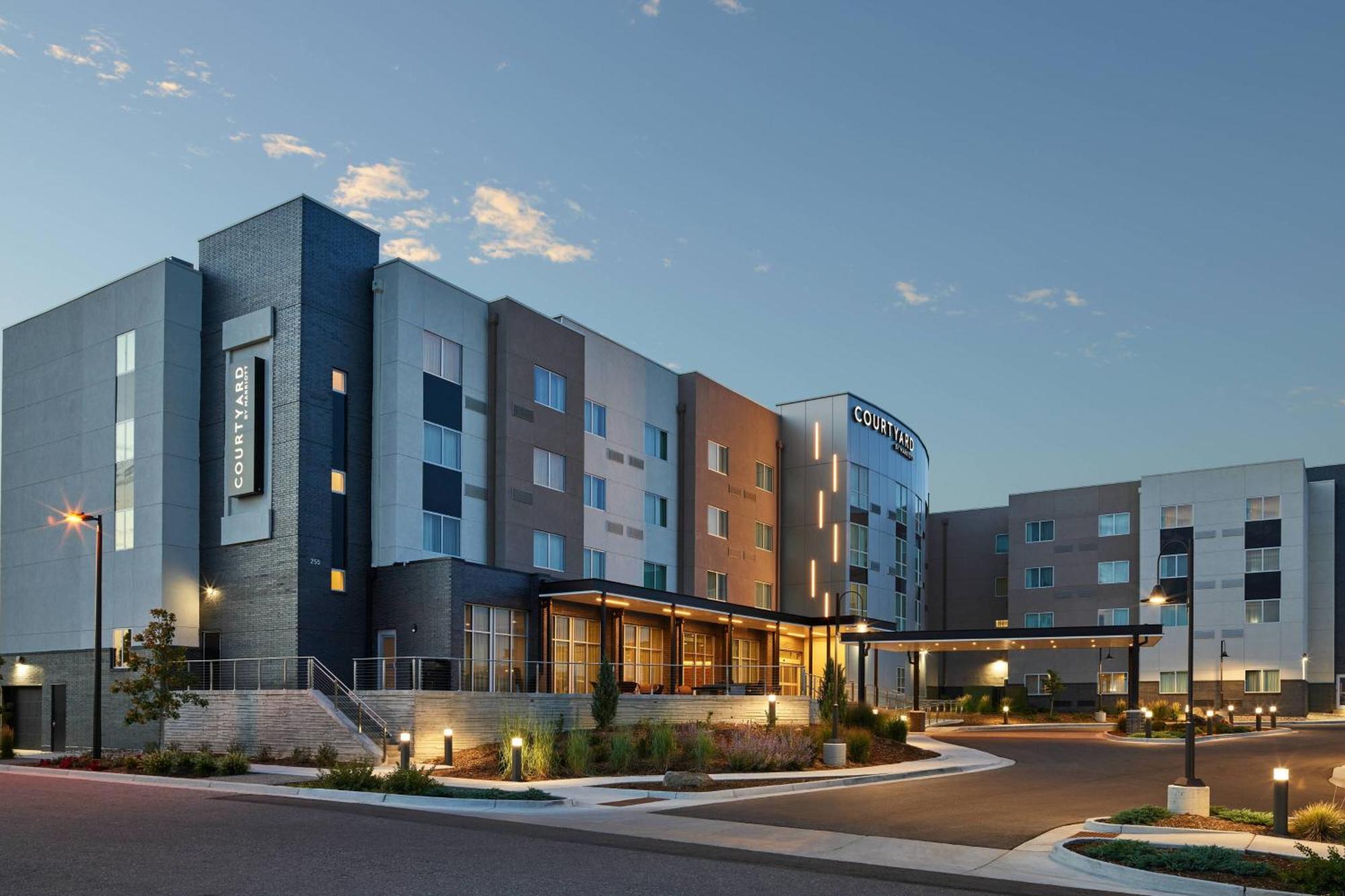 Courtyard Denver Aurora Exterior photo